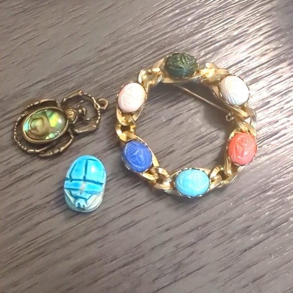 “Updating Listing” Read All "Scarab brooch,pendant, And Bracelets", set - Picture 4 of 4